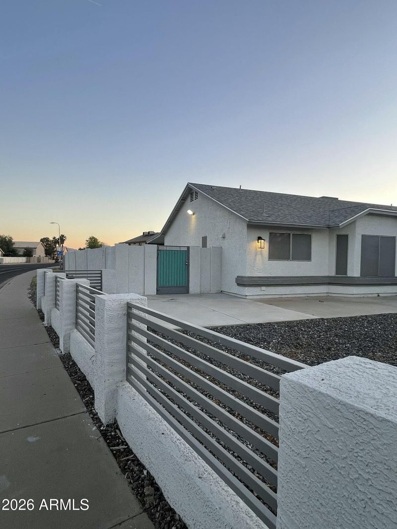 8619 W Cypress St, Phoenix, AZ 85037
