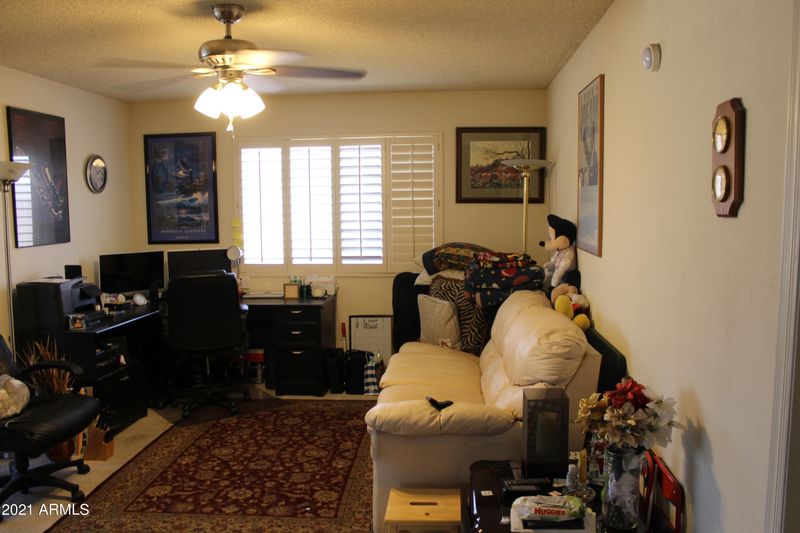 8621 N 84th Dr, Peoria, AZ 85345