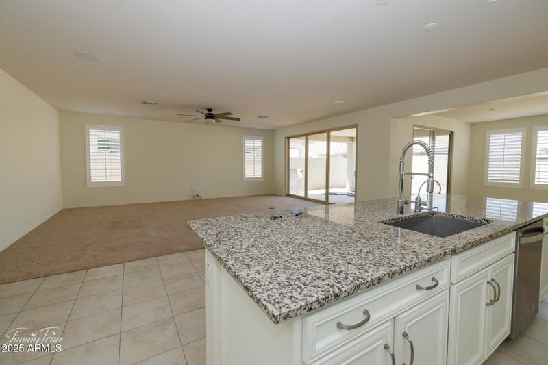 8622 Rancho Dr, Glendale, AZ 85305