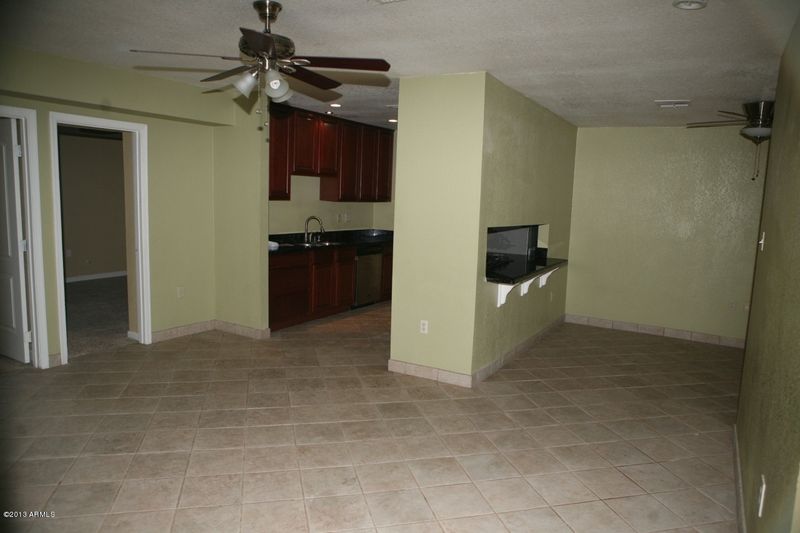 8622 S 9th St, Phoenix, AZ 85042