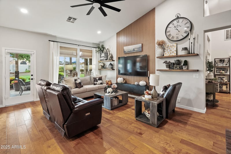 8623 Escuda Dr, Peoria, AZ 85382