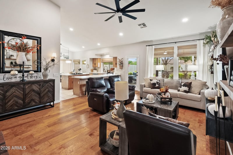 8623 W Escuda Dr, Peoria, AZ 85382