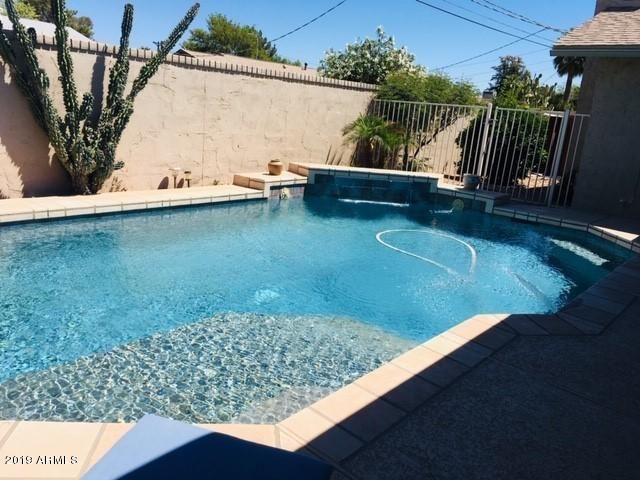 8626 E Highland Ave, Scottsdale, AZ 85251