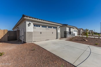 8627 176th Ln, Waddell, AZ 85355