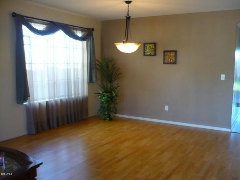 8627 N 68th Dr, Peoria, AZ 85345