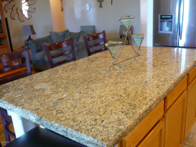 8627 N 68th Dr, Peoria, AZ 85345