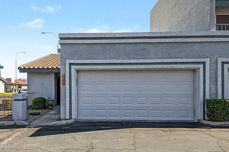 8627 N Shadow Ln, Peoria, AZ 85345