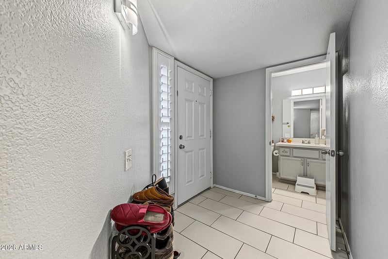 8627 N Shadow Ln, Peoria, AZ 85345
