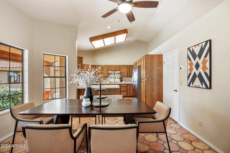 8627 W Cavalier Dr, Glendale, AZ 85305