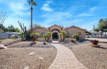 8627 W Cavalier Dr, Glendale, AZ 85305