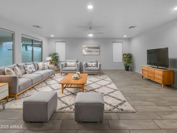 8628 Rancho Dr, Glendale, AZ 85305