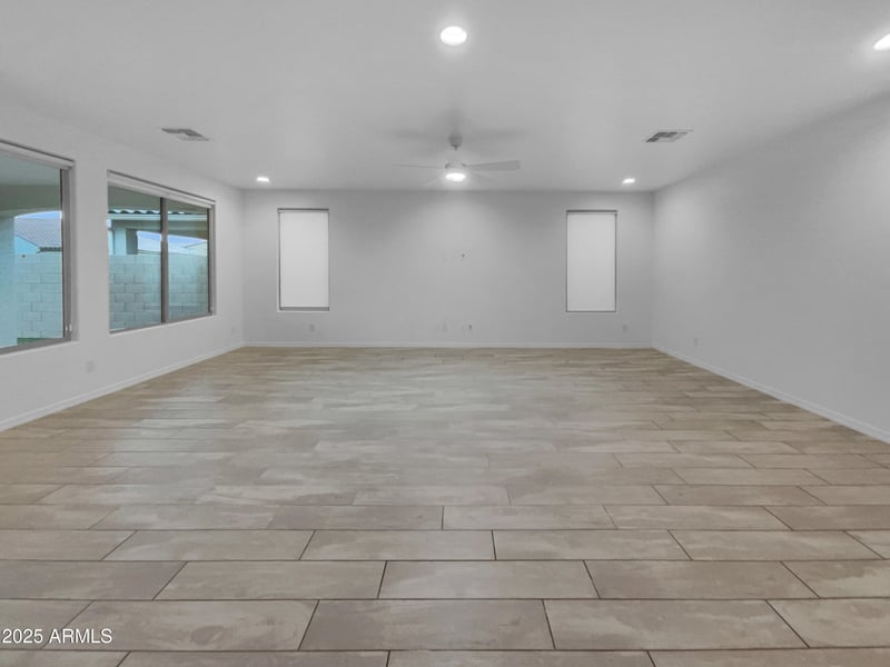 8628 Rancho Dr, Glendale, AZ 85305