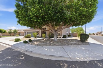 8629 Salter Dr, Peoria, AZ 85382