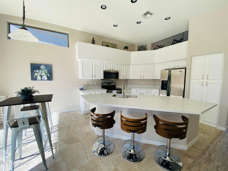 863 E Aquarius Pl, Chandler, AZ 85249