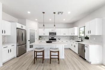 863 Megan Dr, San Tan Valley, AZ 85140