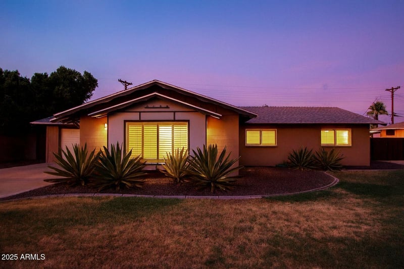 8632 Thornwood Dr, Scottsdale, AZ 85251
