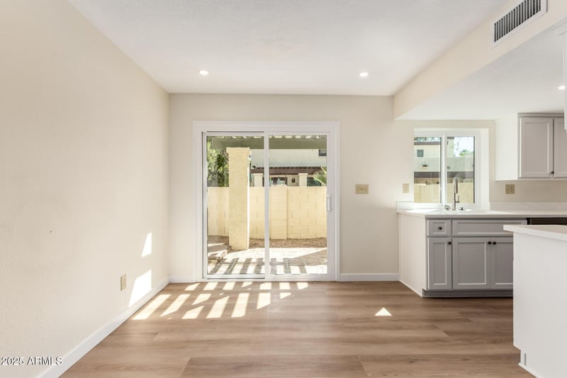 8635 48th St #3, Phoenix, AZ 85044