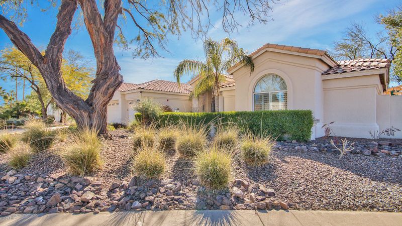 8635 E Charter Oak Dr, Scottsdale, AZ 85260