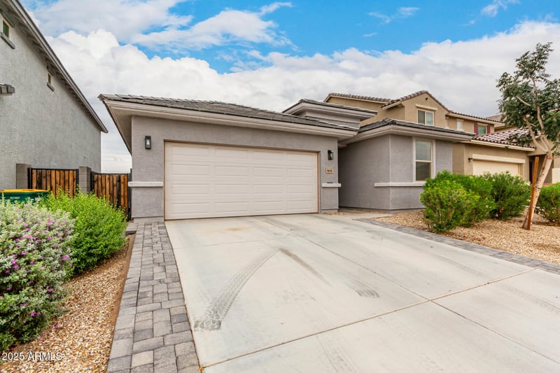 8636 170th Ln, Waddell, AZ 85355
