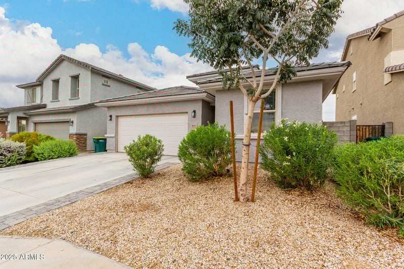 8636 170th Ln, Waddell, AZ 85355