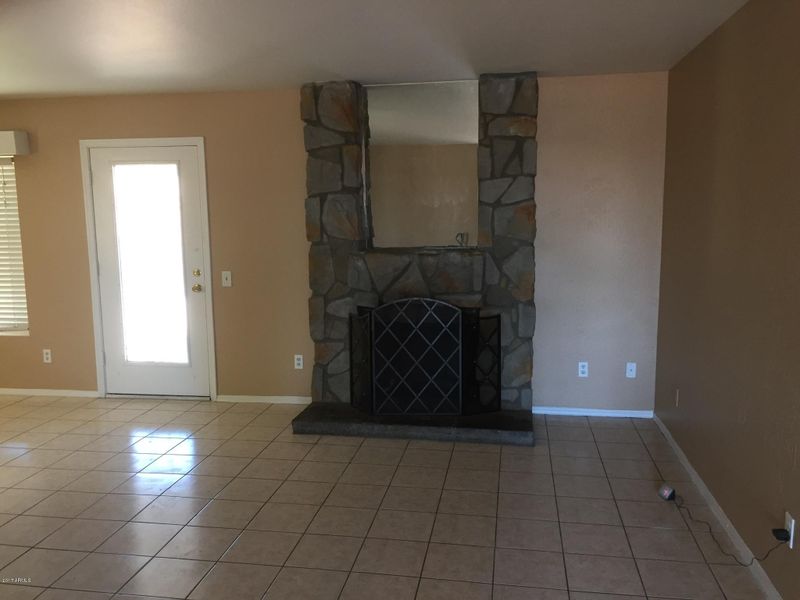 8636 W Earll Dr, Phoenix, AZ 85037