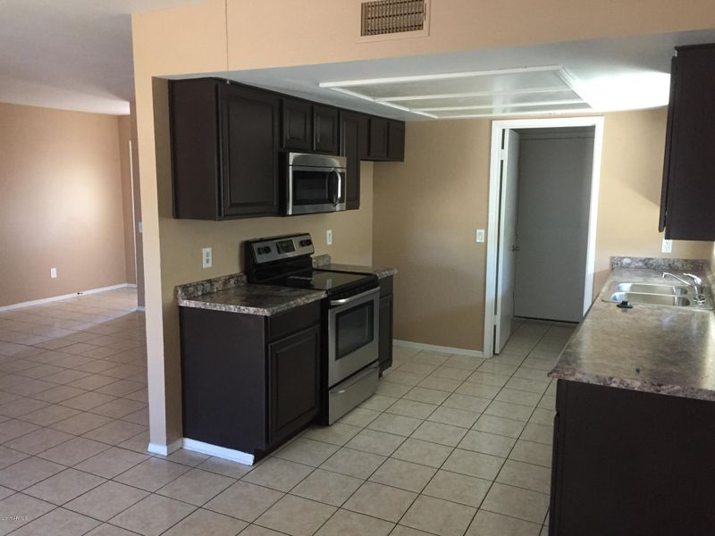 8636 W Earll Dr, Phoenix, AZ 85037