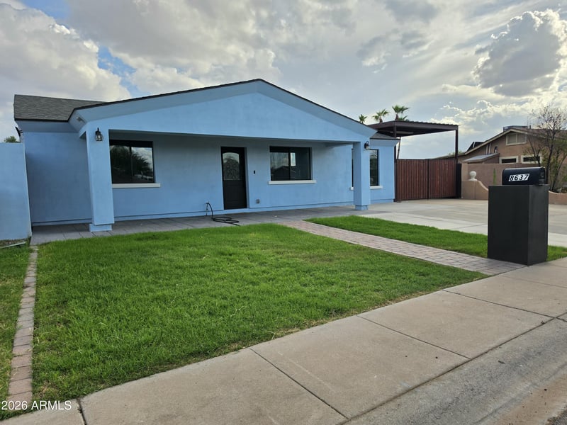 8637 W Earll Dr, Phoenix, AZ 85037