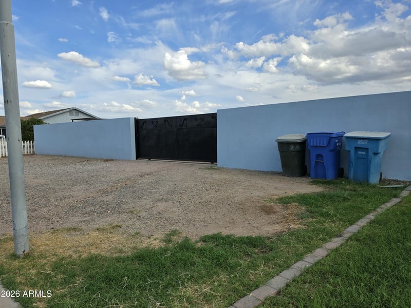 8637 W Earll Dr, Phoenix, AZ 85037