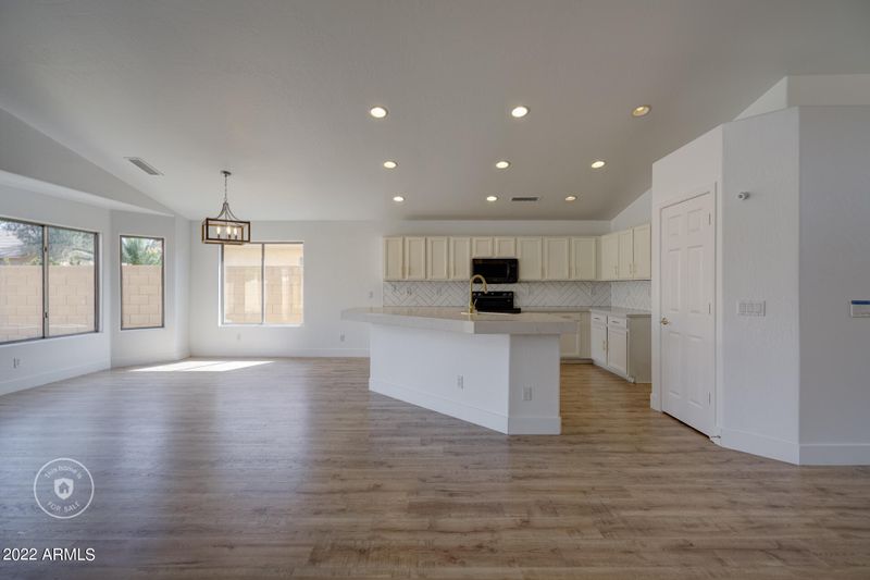 8638 W Apache St, Tolleson, AZ 85353