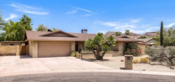 864 Paradise Ln, Phoenix, AZ 85022