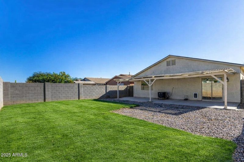 864 E Silversmith Trl, San Tan Valley, AZ 85143