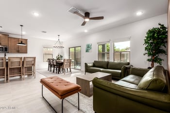 8640 Frier Dr, Glendale, AZ 85305