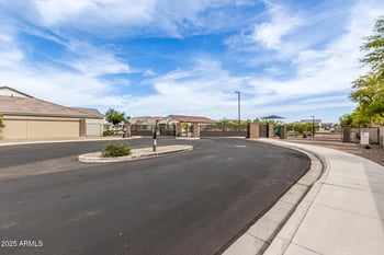 8640 Frier Dr, Glendale, AZ 85305