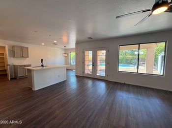8640 N 68th Dr, Peoria, AZ 85345