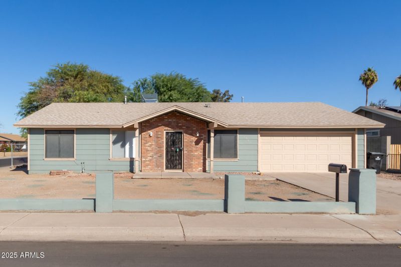 8640 W Mitchell Dr, Phoenix, AZ 85037