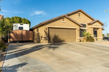 8642 Harmony Ln, Peoria, AZ 85382