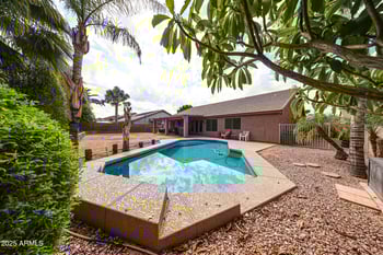 8642 Salter Dr, Peoria, AZ 85382