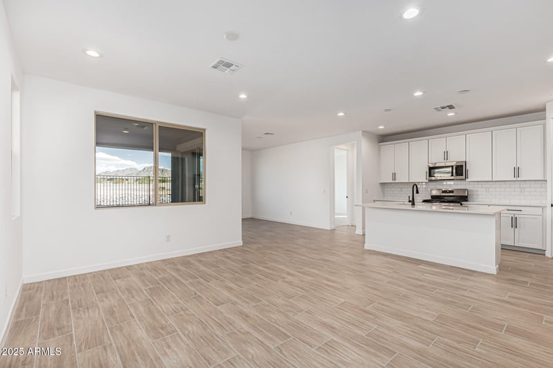 8643 169th Dr, Goodyear, AZ 85338