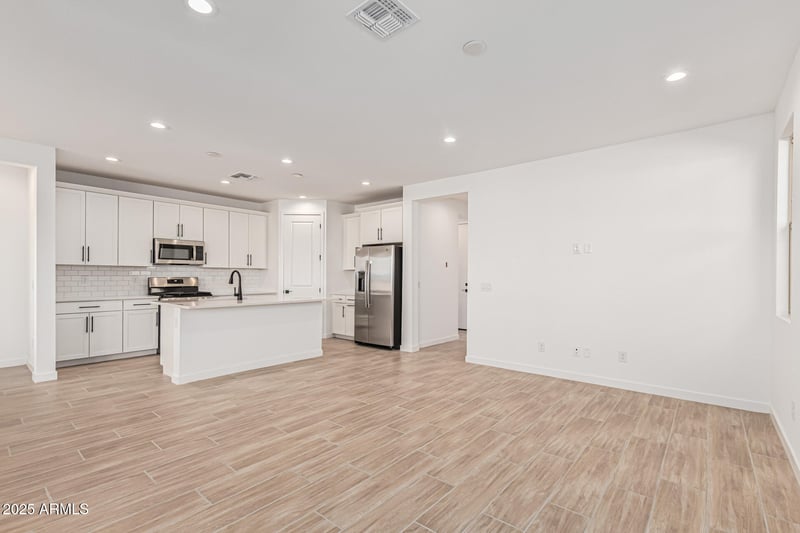 8643 169th Dr, Goodyear, AZ 85338