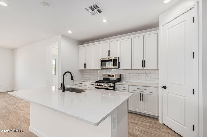 8643 169th Dr, Goodyear, AZ 85338
