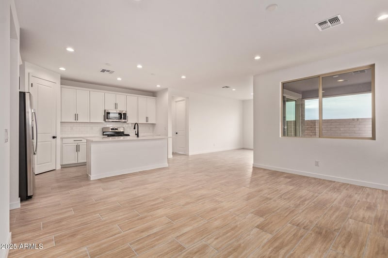 8644 170th Ave, Goodyear, AZ 85338