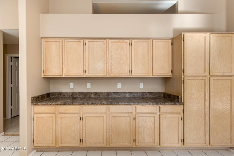 8645 W Maui Ln, Peoria, AZ 85381
