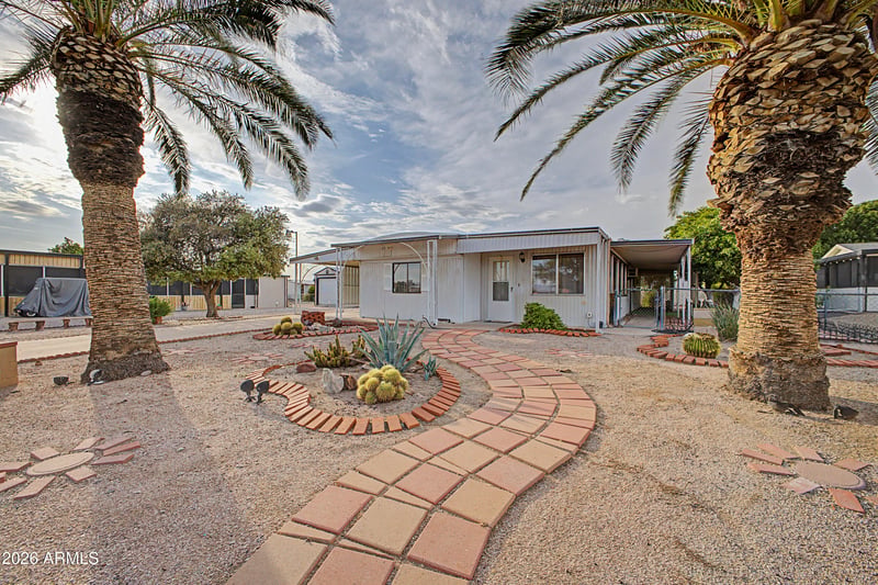 8646 E Dulciana Ave, Mesa, AZ 85208