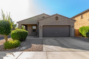 865 Del Rio St, Chandler, AZ 85225