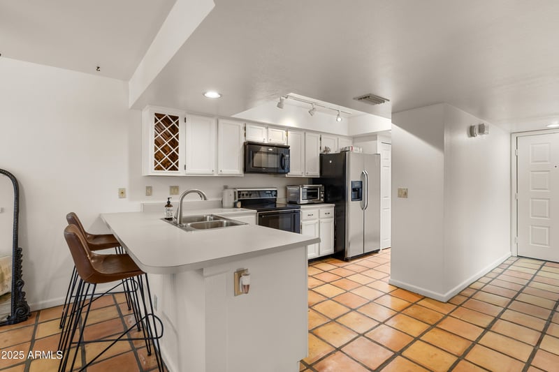 8651 Royal Palm Rd #208, Scottsdale, AZ 85258