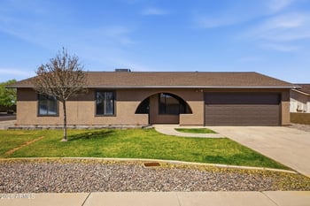 8652 Heatherbrae Dr, Phoenix, AZ 85037