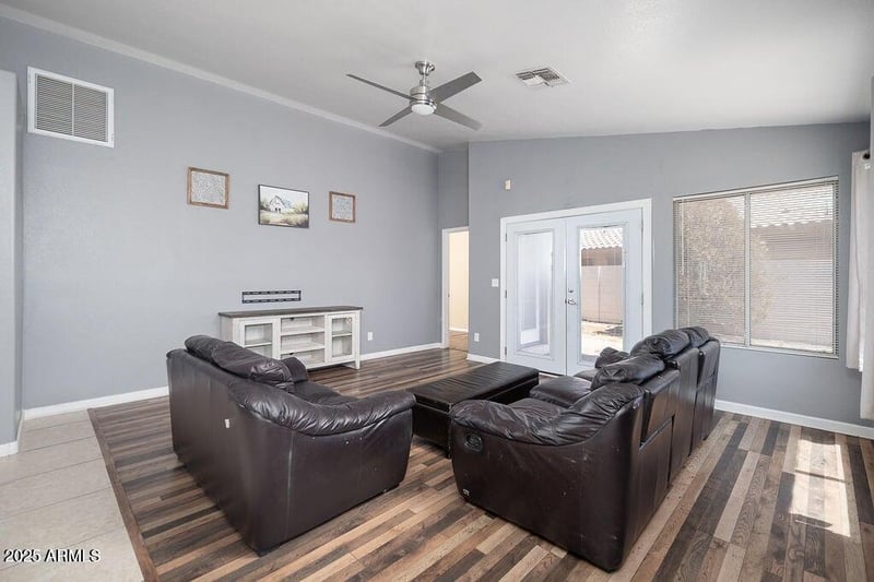 8653 Paradise Ln, Peoria, AZ 85382