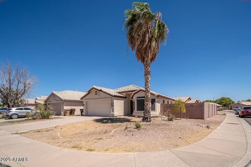 8653 Paradise Ln, Peoria, AZ 85382