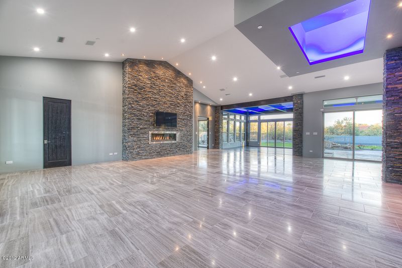 8655 E Sutton Dr, Scottsdale, AZ 85260