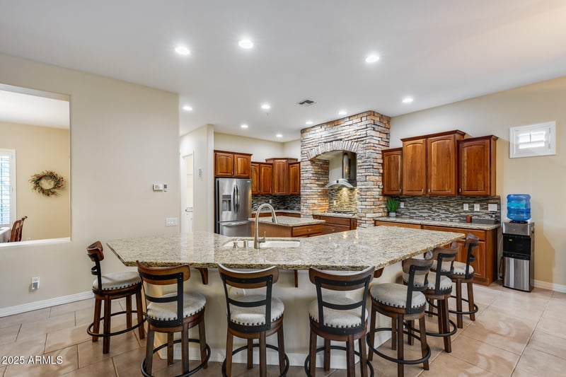 8657 Rowel Rd, Peoria, AZ 85383